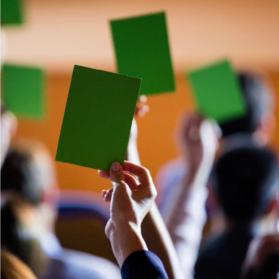 Organiseer peilingen om de meningen in je community te leren kennen